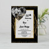 Black Gold Hearts Foto 50ste verjaardag Folie Uitnodiging (Staand Voorkant)