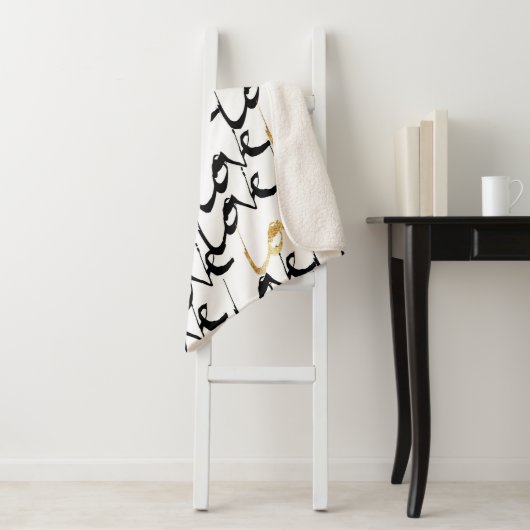 Black & Gold LOVE Pattern Sherpa Blanket Sherpa Deken (In situ)