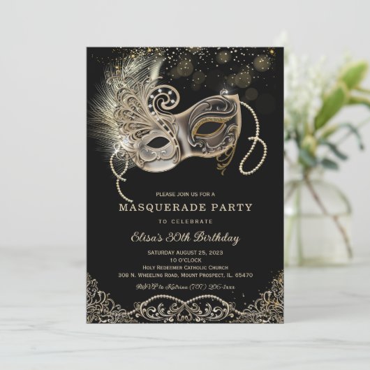 Black Gold Masquerade Birthday Uitnodiging (Staand voorkant)
