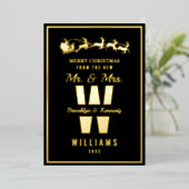 Black Gold Monogram Pas getrouwd Mr. en Mrs. Folie Feestdagenkaart (Staand Voorkant)