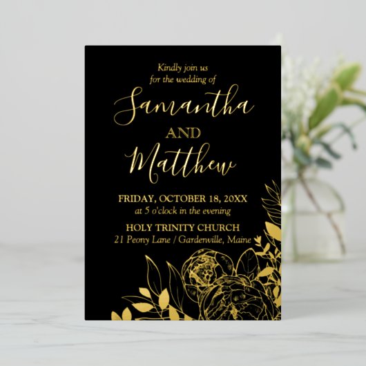 Black & Gold Peony Modern Floral Wedding Folie Uitnodiging (Staand Voorkant)