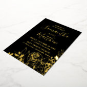 Black & Gold Peony Modern Floral Wedding Folie Uitnodiging (Gedraaid)
