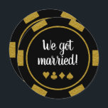 Black Gold Poker Chip Las Vegas Wedding Eloped Kaart<br><div class="desc">Verraadd je vrienden en familie door hen deze zwarte en gouden pokerspaanders te sturen,  trouwdplekaankondigingen en/of feestuitnodigingen. Of je nu getrouwd bent in Las Vegas of in een andere leuke casino stad,  je gasten wachten vol ongeduld om bij je te komen op deze leuke feestdag na de huwelijksfeestdag!</div>