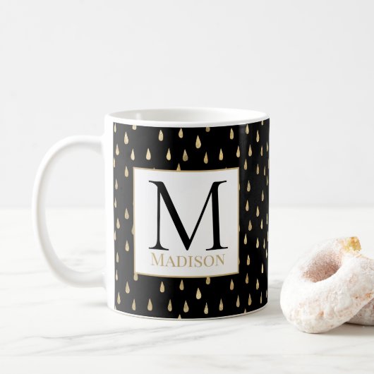 Black Gold Raindrop Modern Trendy Monogram Koffiemok (Met donut)