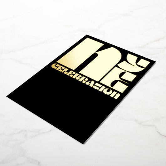 Black Gold Retro Typografie Nieuwjaar Eve Party Folie Uitnodiging (Gedraaid)