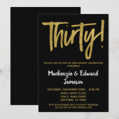 Black Gold Script 30ste Verjaardagsuitnodiging Kaart (Voorkant / Achterkant)