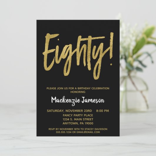 Black Gold Script 80th Birthday Party Invitation Kaart (Staand voorkant)