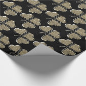 Black Gold Shamrock Clover Pattern Ierland Cadeaupapier (Hoek)
