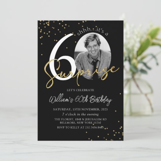 Black Gold Surprise 60e verjaardag foto uitnodigin Kaart (Staand voorkant)
