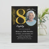 Black Gold Surprise 80ste verjaardag foto uitnodig Kaart (Staand voorkant)