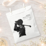 Black golfer Golfing Trip Bachelor Party minimaal Bedankzakje<br><div class="desc">Dit vrijgezellenfeest tassen ontwerp heeft een witte achtergrond met een opvallend zwart silhouet van een golfer. De sfeer van dit ontwerp is er een van kameraadschap en avontuur, belooft een onvergetelijke en plezierige vrijgezellenfeestervaring. Deze favoriete tas is voor een vrijgezellenfeest, een golf-thema uitje. Het is een kans voor de bruidegom...</div>