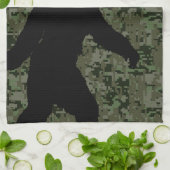 Black Gone Squatchin Woodland Digital Camouflage Theedoek (Gevouwen)