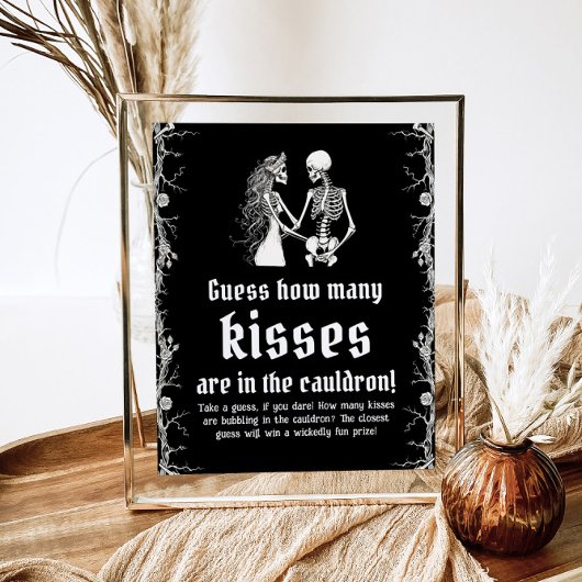 Black Gothic Halloween raad eens hoeveel kussen er Poster