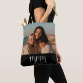Black Graceful Script Mom Established Photo Gift Tote Bag (Dichtbij)