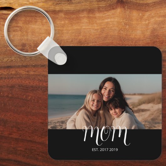 Black Graceful Script Mom Established Photo  Sleutelhanger (Voorkant)