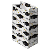 Black Graduation Caps with Diplomas Klein Cadeauzakje (Voorkant Gekanteld)