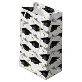 Black Graduation Caps with Diplomas Klein Cadeauzakje (Achterkant Gekanteld)