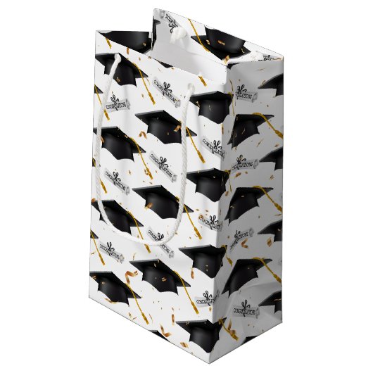 Black Graduation Caps with Diplomas Klein Cadeauzakje (Achterkant Gekanteld)