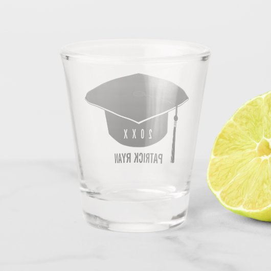 Black Gradup Cap Year Monogram Name Shot Glas (Achterkant)