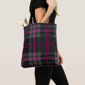 Black Gray and Pink Tartan Print Plaid Scottish Tote Bag (Dichtbij)