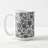 Black Gray White Retro Floral Art Seamless Pattern Koffiemok (Links)