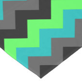 Black Green Ombre Chevrons Medium Table Runner Medium Tafelloper (Hoek)