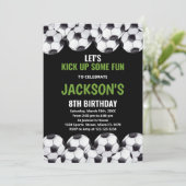Black Green Soccer Birthday-uitnodigingen Kaart (Staand voorkant)