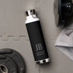 Black Grey Minimalist Two Letter Monogram Name Waterfles<br><div class="desc">Black Grey Minimalist Two Letter Monogram Name Water Bottle</div>