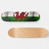 Black Grunge Wales Flag Skateboard (Horizontaal)