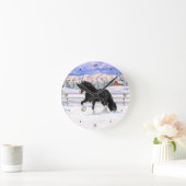 Black gypsy vanner Irish Cob Draft Horse in sneeuw Ronde Klok (Huis)