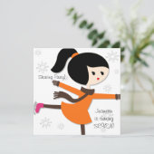 Black Haire Girl Skating Birthday Invitation Kaart (Staand voorkant)
