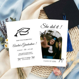 Black Hand drawn Bow graduation party invitation Kaart