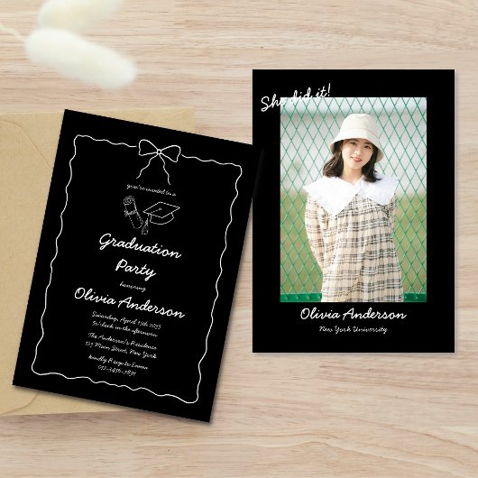 Black Hand Drawn Bow Ze deed het Photo Afstudeerde Kaart