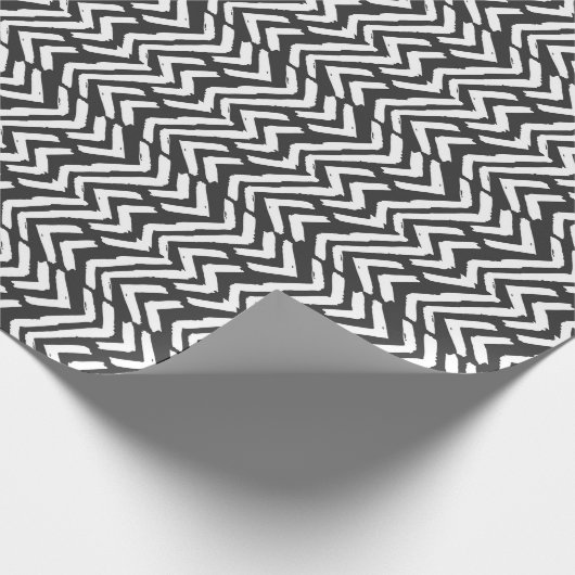 Black Hand Drawn Chevron Pattern Cadeaupapier (Hoek)