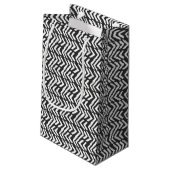 Black Hand Drawn Chevron Pattern Klein Cadeauzakje (Achterkant Gekanteld)