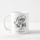 Black Happy New Year Modern Calligraphy Wreath Koffiemok (Links)