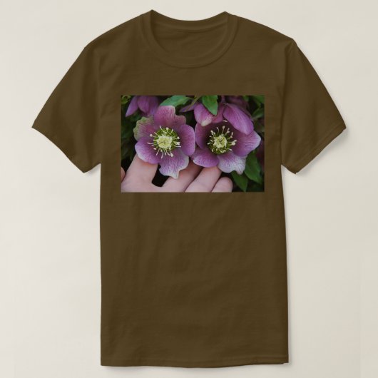 Black hellebore flower plant 3 t-shirt (Design voorkant)