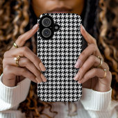 Black Houndstooth iPhone 16 Hoesje