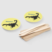Black hungry scorpion cartoon illustration handwaaier (Niet-gemonteerd)