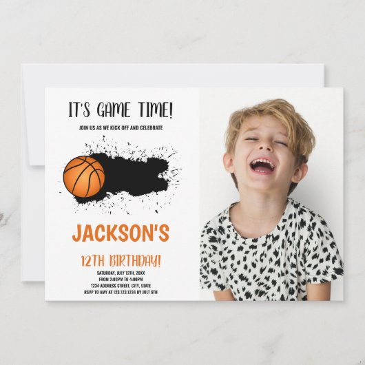 Black Ink Basketball Verjaardag Uitnodiging (Voorkant)