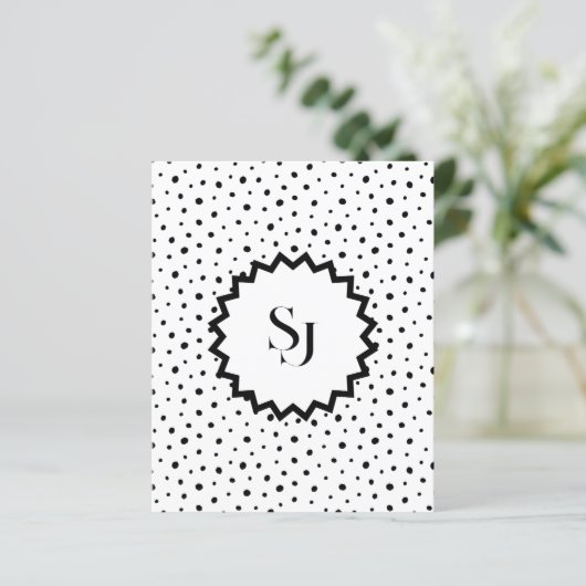 Black ink Improvisation polka dots Monogram. (Staand voorkant)