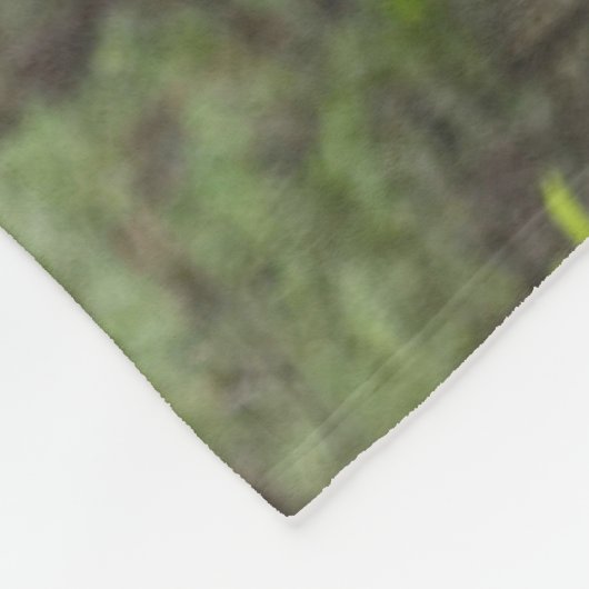 Black Irish Wolfhound Posing in de bossen Fleece Deken (Hoek)