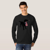 Black Lab Dog Holding op 4 juli patriottische Vere T-shirt (Voorkant volledig)