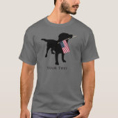 Black Lab Dog holding USA Flag, 4 juli T-shirt (Voorkant)
