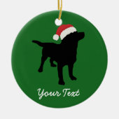 Black Lab Dog met kerstkerstkerstkerstkerstkerstke Keramisch Ornament (Voorkant)