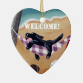 Black Lab Puppy Slaping door woede Keramisch Ornament (Rechts)