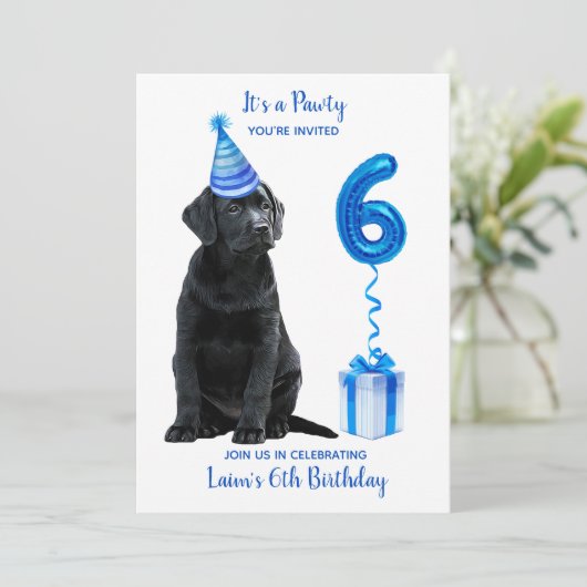Black Lab Puppy Thema 6e Verjaardag Blue Boy Pawty Kaart (Staand voorkant)