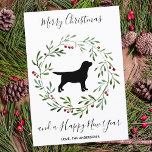 Black Labrador Elegant Dog Merry Kerstmis Feestdagenkaart<br><div class="desc">Stuur kerstfeestdagen dit vakantieseizoen met deze elegante Merry Kerstzwarte labrador in een grote designkaart en een bijbehorende decor. Een prachtig cadeau aan alle Labrador Lovers. Personaliseer je familienaam. Deze zwarte kerstkaart zal een favoriet zijn onder labrador-liefhebbers. Bezoek ons collectie voor de corresponderende zwarte kerstkaarten, thuisdecor en cadeaus. COPYRIGHT © 2020...</div>