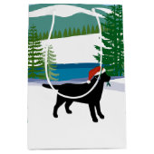 Black Labrador Kerstwinter Uitzicht Medium Cadeauzakje (Voorkant)