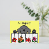 Black Labrador kijkt naar je Briefkaart (Staand voorkant)
